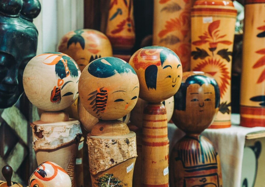poupée japonaise kokeshi